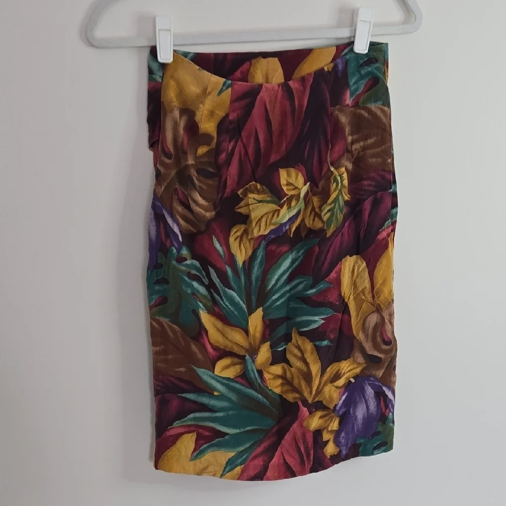 Vintage Ellen Tracy 100% Silk Floral Tropical Pencil Skirt Feminine Colorful